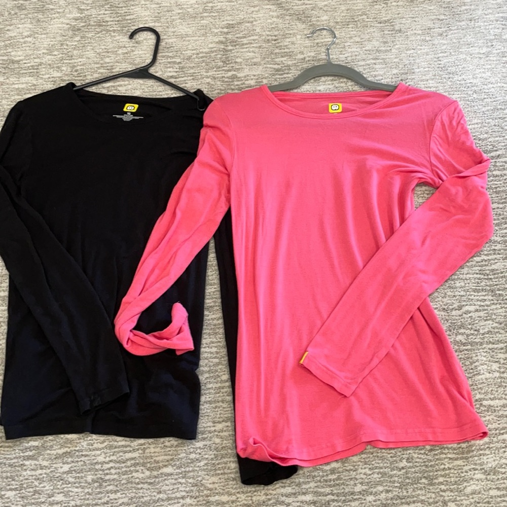 Basic long sleeve shirts. Set of 2